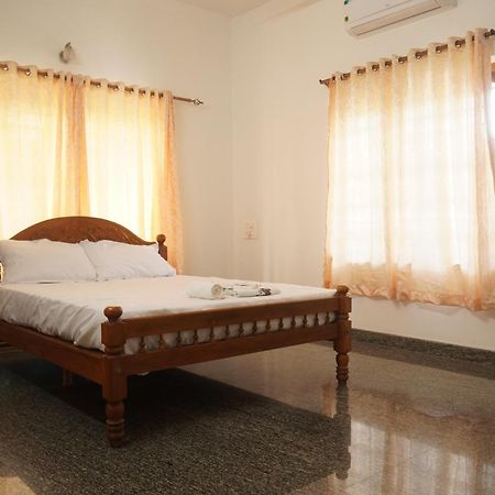 Joby Homestay Kadamakudy Kochi Bagian luar foto