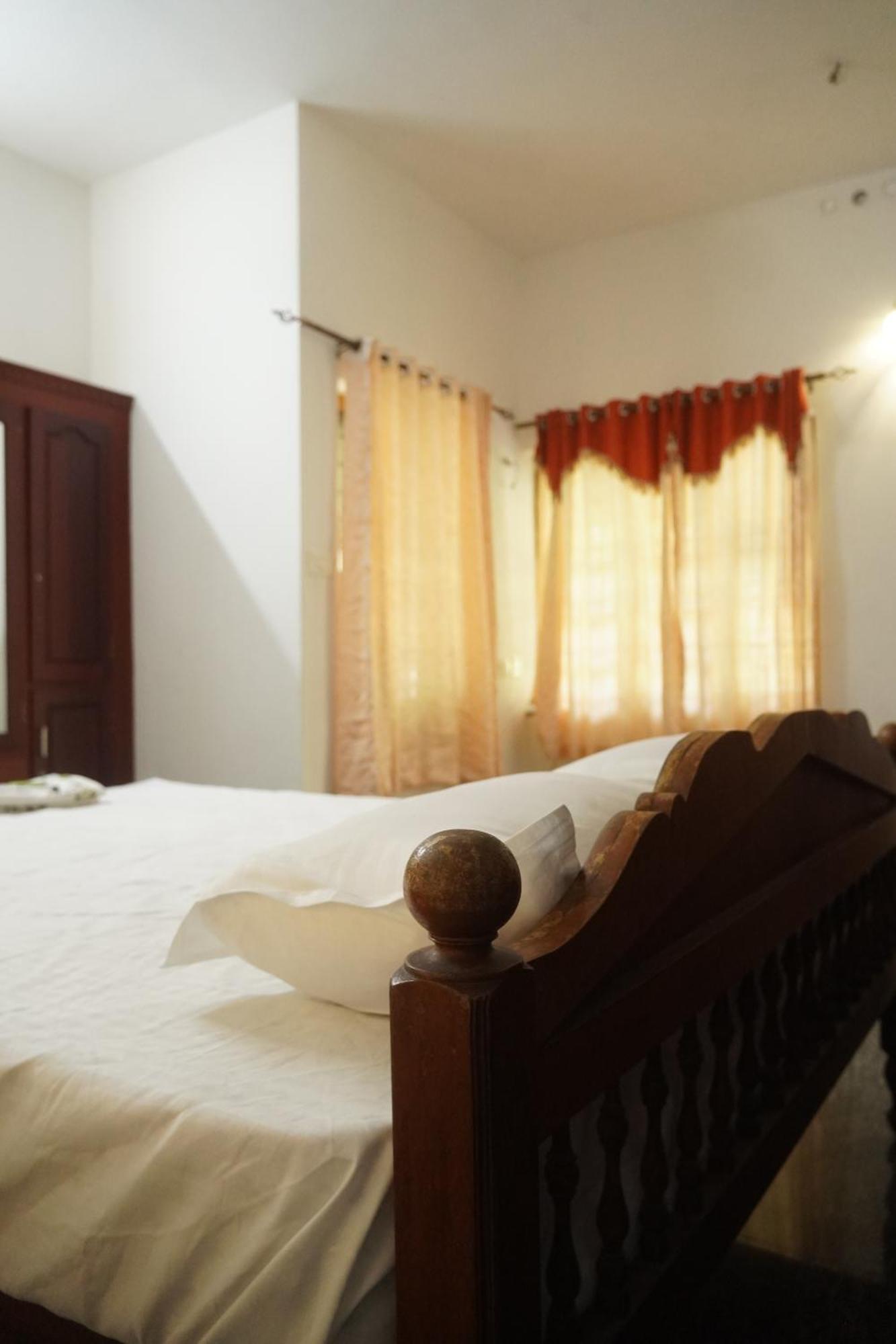 Joby Homestay Kadamakudy Kochi Bagian luar foto
